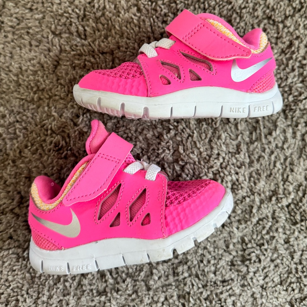 Nike Free pink baby sneakers